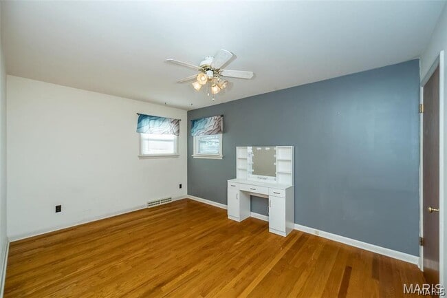 Building Photo - 405 N Moore St