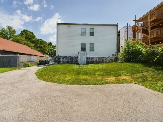 Building Photo - 2938 Flora Ave