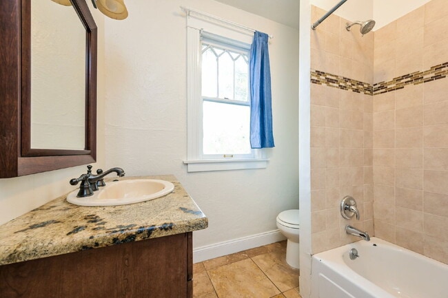 Building Photo - 1650 N Gaylord St