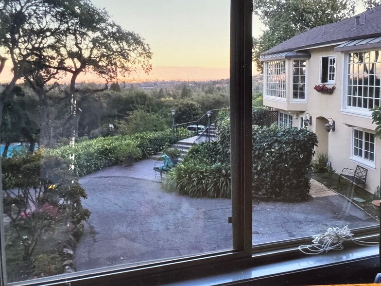 Building Photo - 25860 Altamont Rd