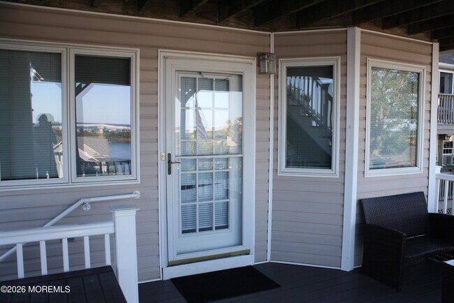 Building Photo - 42 Oceanview Ave