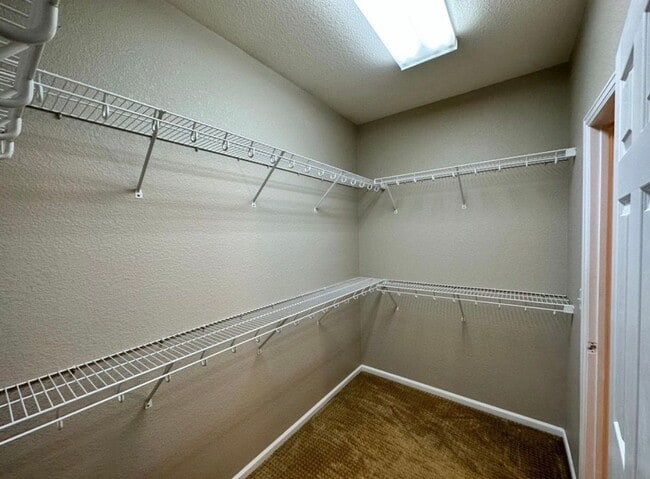 Building Photo - 10585 Parkington Ln