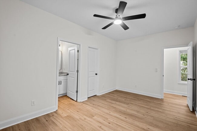 Building Photo - 1318 House St