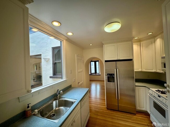 Building Photo - 1599 35th Ave