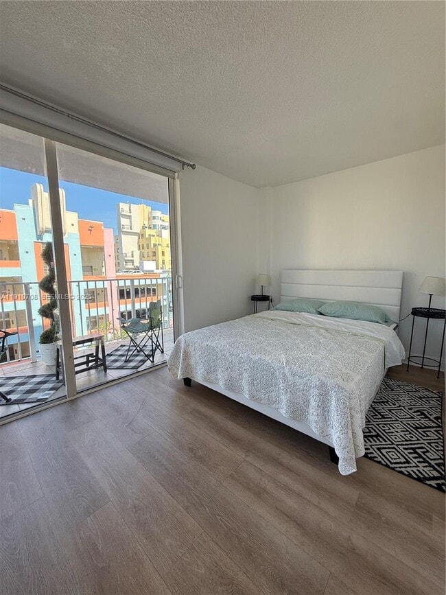 Building Photo - 1255 Collins Ave