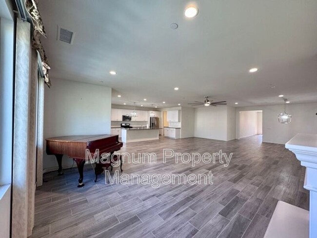 Building Photo - 34913 Limecrest Pl