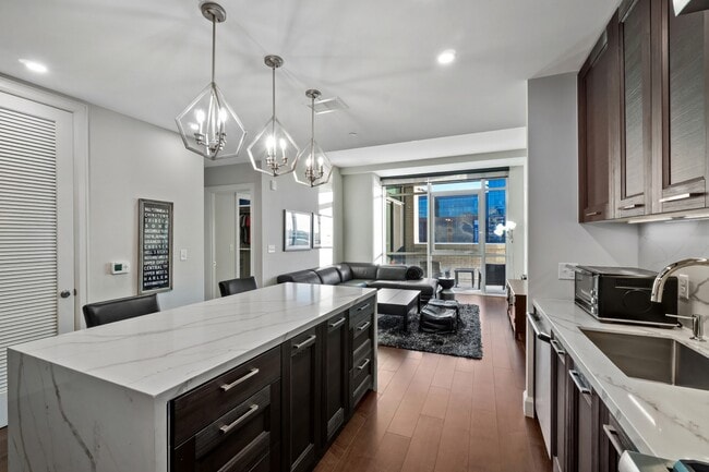 Building Photo - 1330 Lancaster St