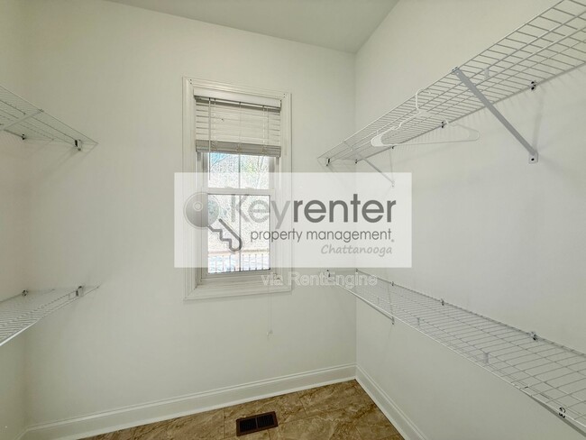 Building Photo - 2769 Haywood Ave