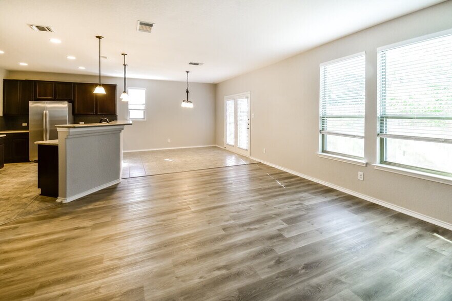 Building Photo - 6839 Loma Blanca