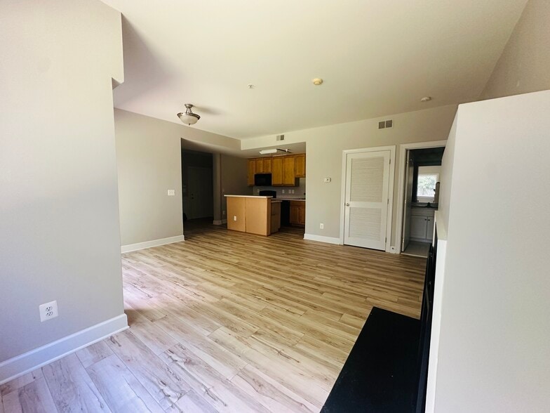 Building Photo - 10600 Provincial Dr
