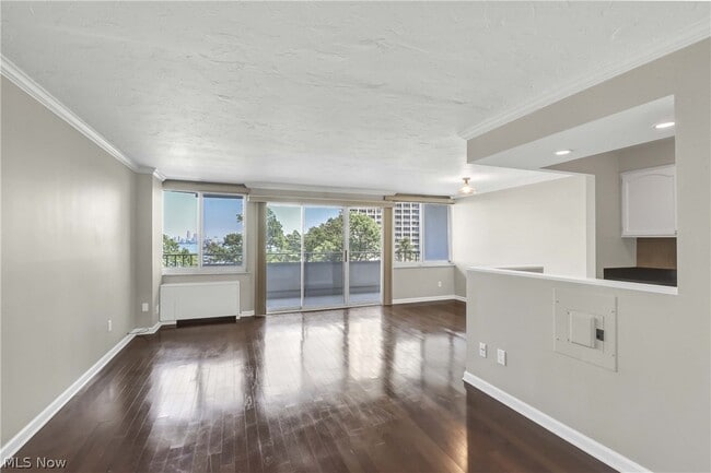 Building Photo - 12900 Lake Ave