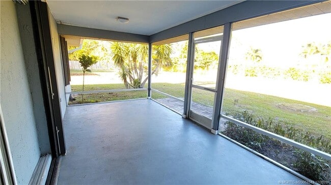 Building Photo - 2149 SE Dolphin Rd