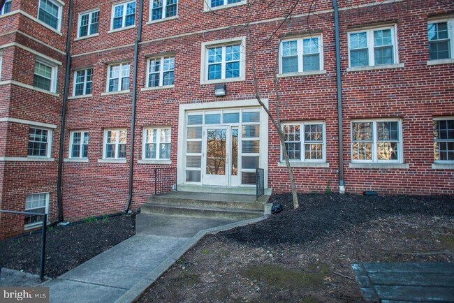 Building Photo - 1336 N Ode St