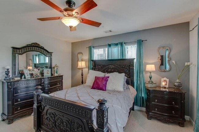 Building Photo - 2310 Elliott Ave