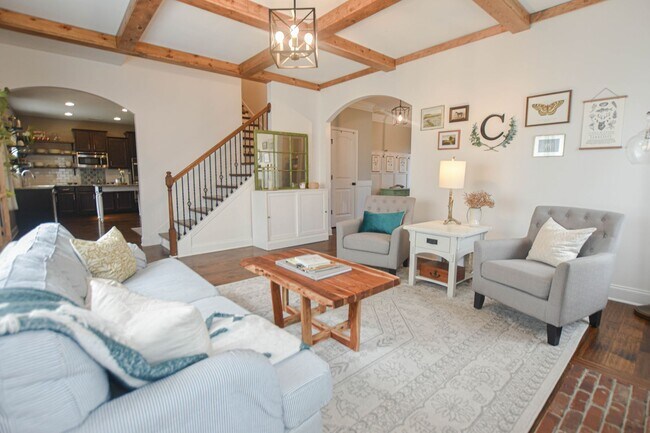 Building Photo - Pet Friendly Four Bedroom!