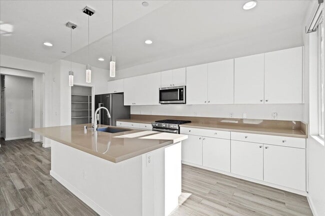 Building Photo - 11303 Kraft Mountain Ave