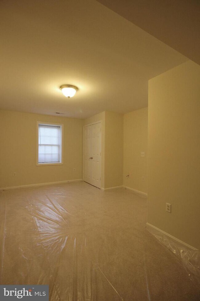 Building Photo - 14 Stratford Hall Ct