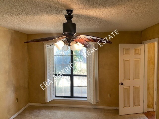 Building Photo - 287 Shalimar Dr