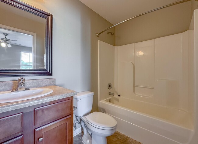 Building Photo - 1988 Green Castle Ln