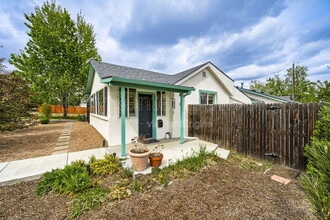 Building Photo - 4870 Beach Ct