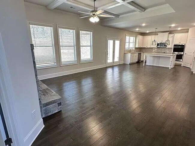 Building Photo - 1850 Silver Crst Wy