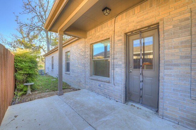 Building Photo - 388 E faust, B