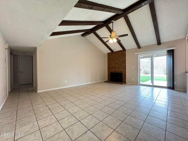 Building Photo - 701 Espolon Dr