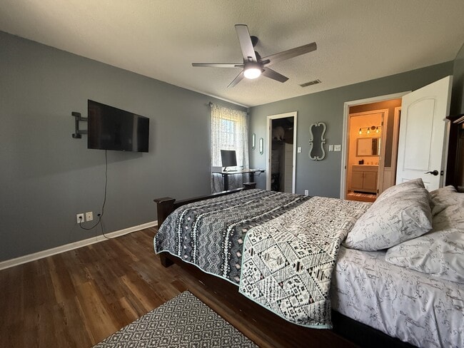 Building Photo - 10675 Baxter-Durrence Rd