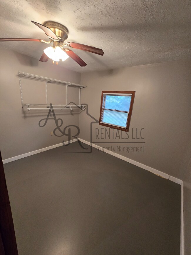 Building Photo - 215 W Forest St