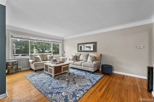 Building Photo - 1773 Villa Rd