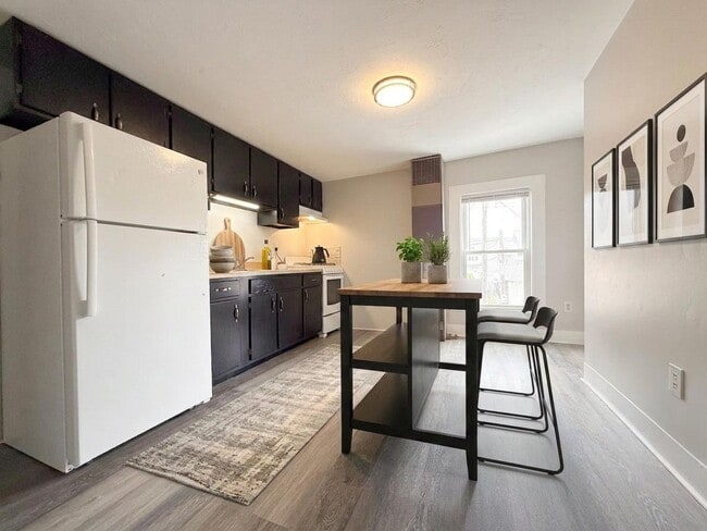 Building Photo - 25 Kinsley