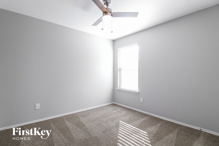 Building Photo - 1307 Bent Grass Dr