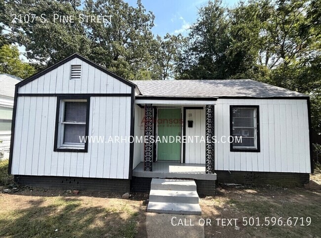 Building Photo - 2107 S Pine St