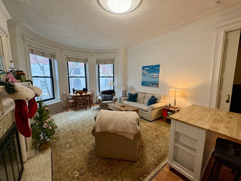 Building Photo - 23 Bay State Rd