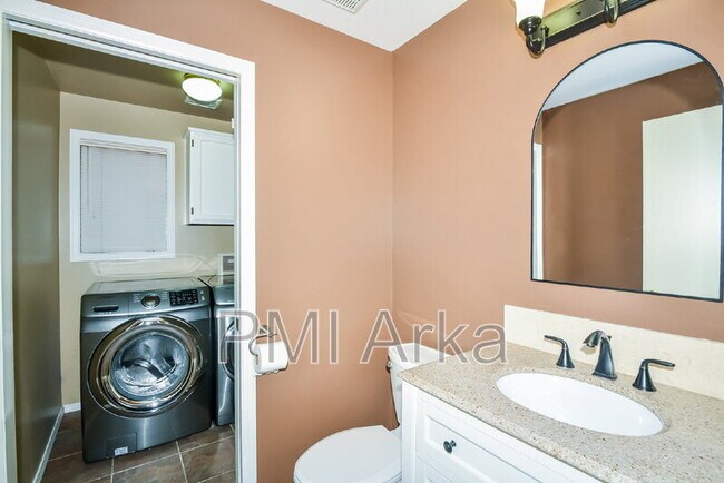 Building Photo - 24809 SE 37th Pl
