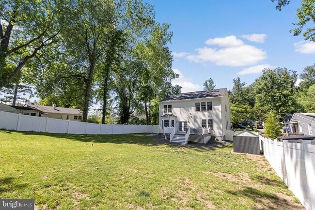 Building Photo - 3925 Ashwood Pl
