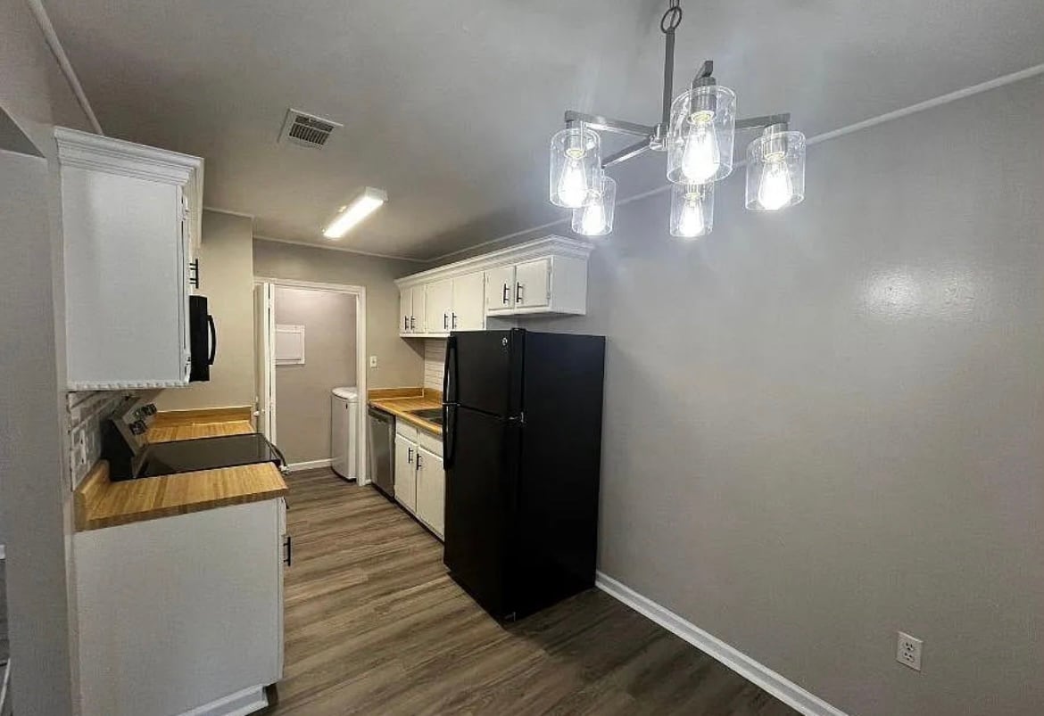 Building Photo - 3482 King Bradford Dr