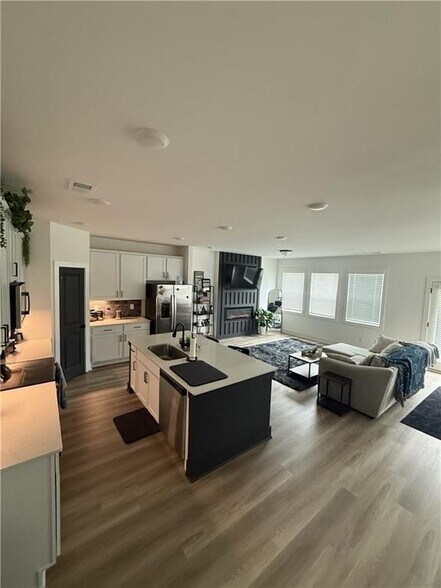 Building Photo - 3134 Marbella Cir