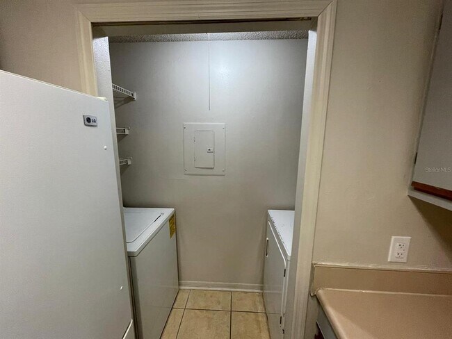 Building Photo - 6100 Westgate Dr