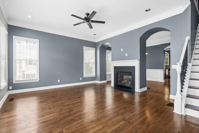Building Photo - 2301 Marion Walk Dr SE