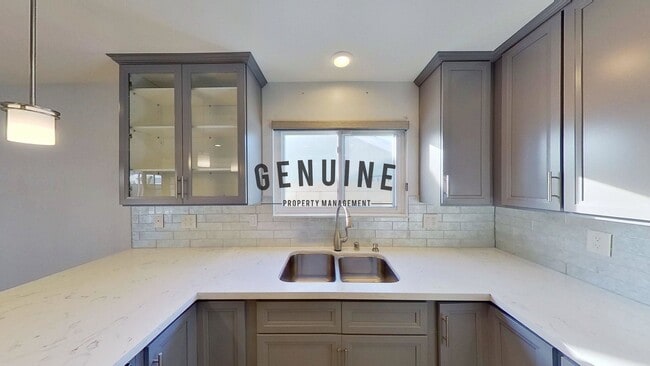 Building Photo - Coming Soon: Remodeled 4Bd 2Ba Home in Fou...