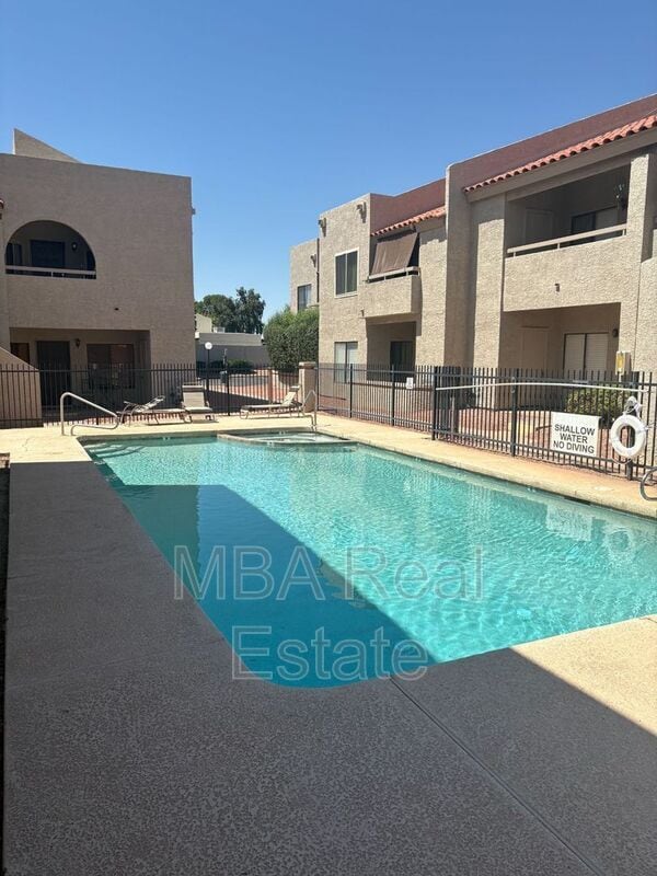 Building Photo - 11666 N 28th Dr