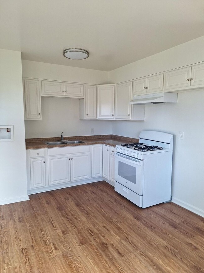 Primary Photo - 4888 Clairemont Dr