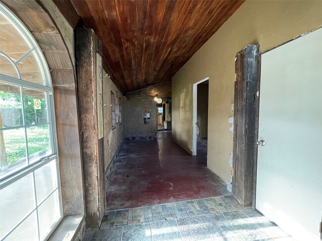 Building Photo - 4920 W 34th St