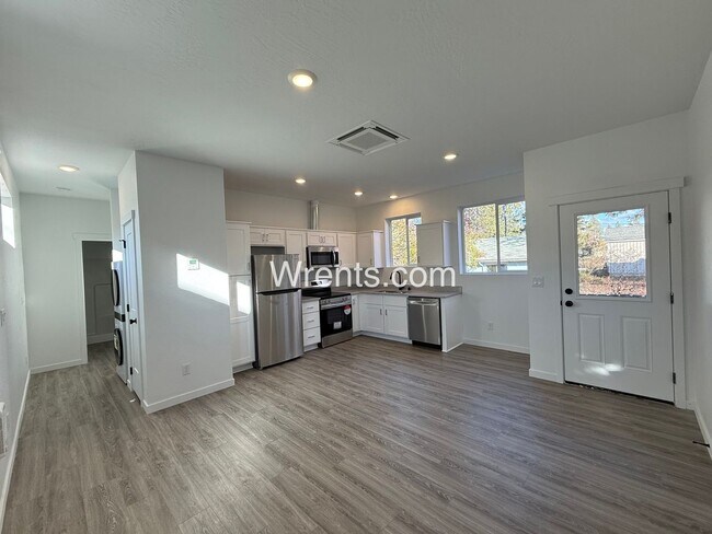 Building Photo - New Build Duplex