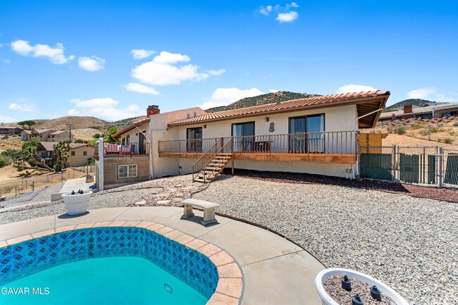 Building Photo - 1055 Lakeview Dr