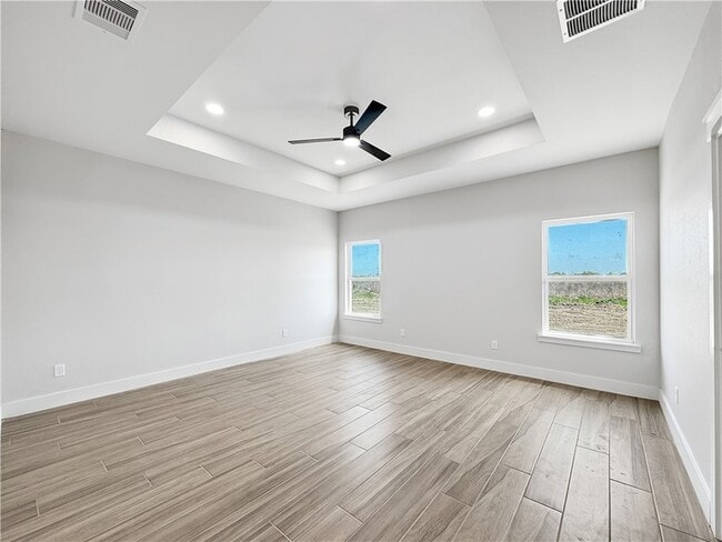 Building Photo - 6222 Sadie St