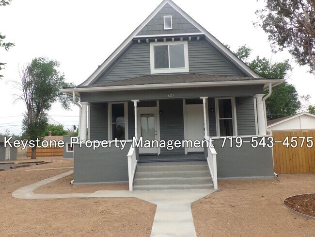 Building Photo - $775 – Charming Victorian 1 Bed Apartment | Hardwood Floors + W/D
