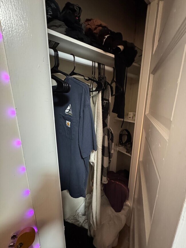 Building Photo - Single-Family House in Allston, In-Unit Laundry, Porch, Central Heat/AC, Parking, Eat-in Kitchen