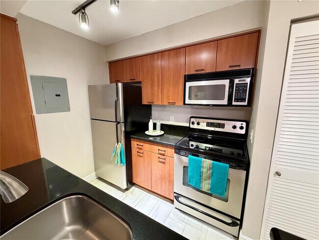 Building Photo - 2900 S University Dr